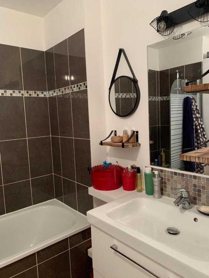 Super Logement Cosy, A Deux Pas Du Tram ナント エクステリア 写真